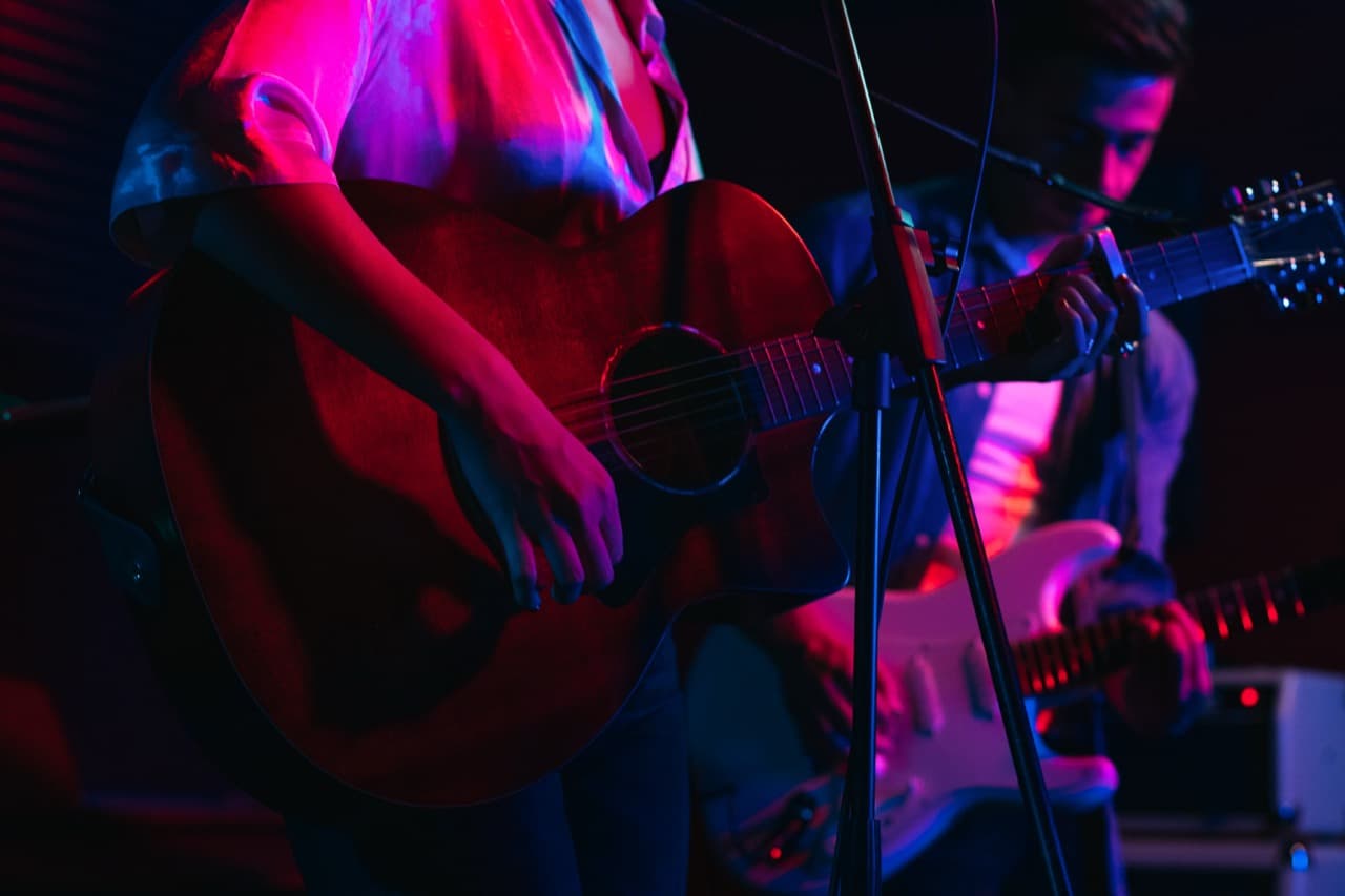 Live acoustic performance